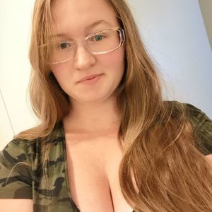 Meet your Posher, Abbey